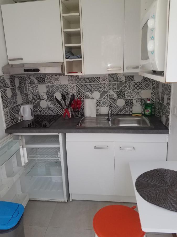 Petit Logement Dans Un Ecrin De Verdure Сен Ерблен Екстериор снимка